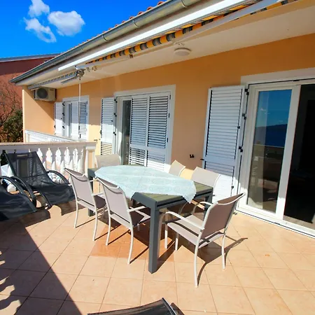 In Mit Grill- Garten Und By Interhome Apartman Novi Vinodolski