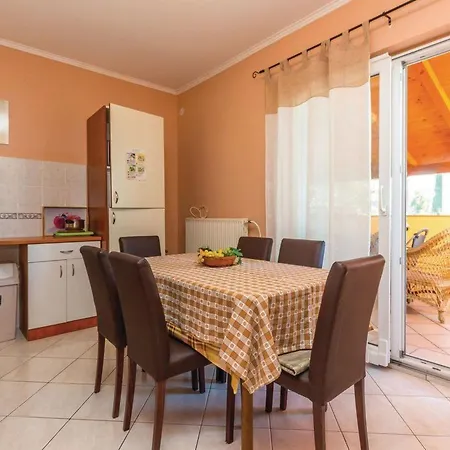 In Mit Grill- Garten Und By Interhome Apartman