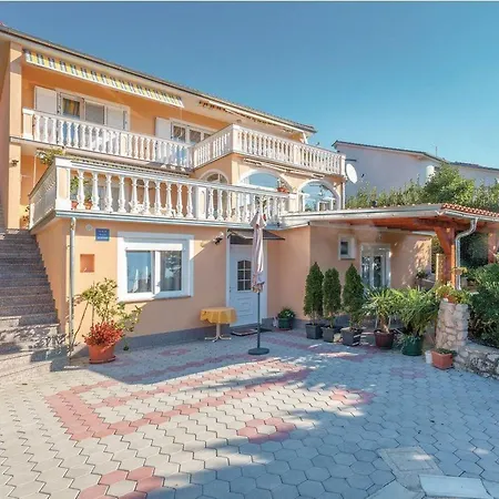 In Mit Grill- Garten Und By Interhome נובי ווינודולסקי